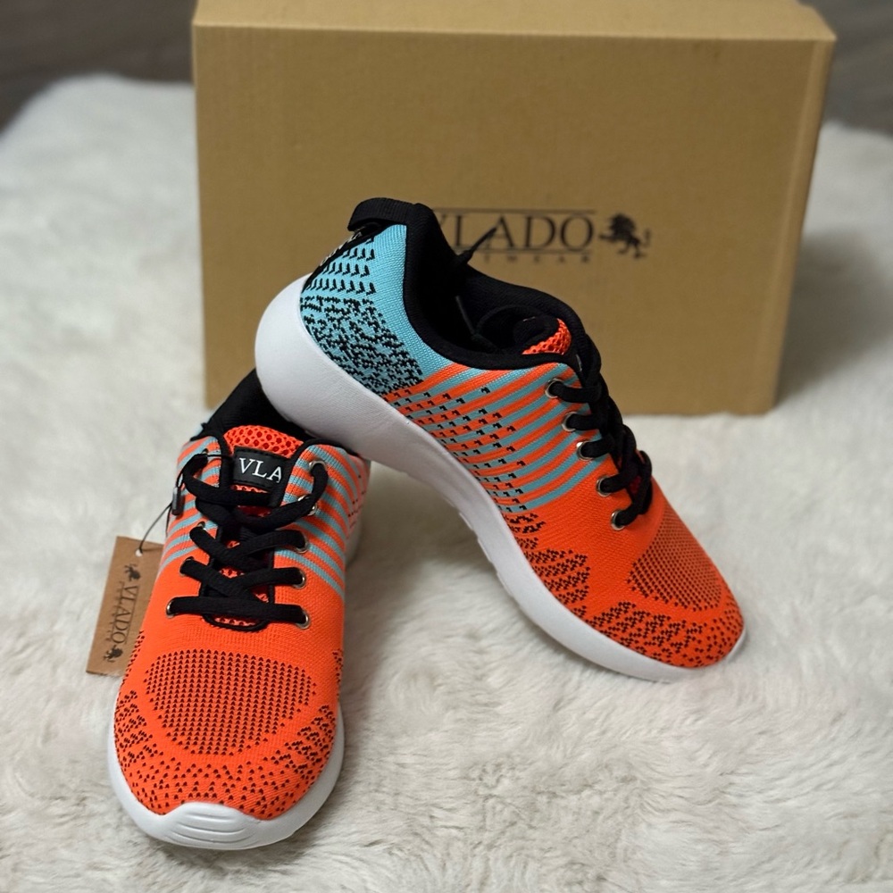 VLADO FOOTWEAR Aura Sneakers ~ NEW